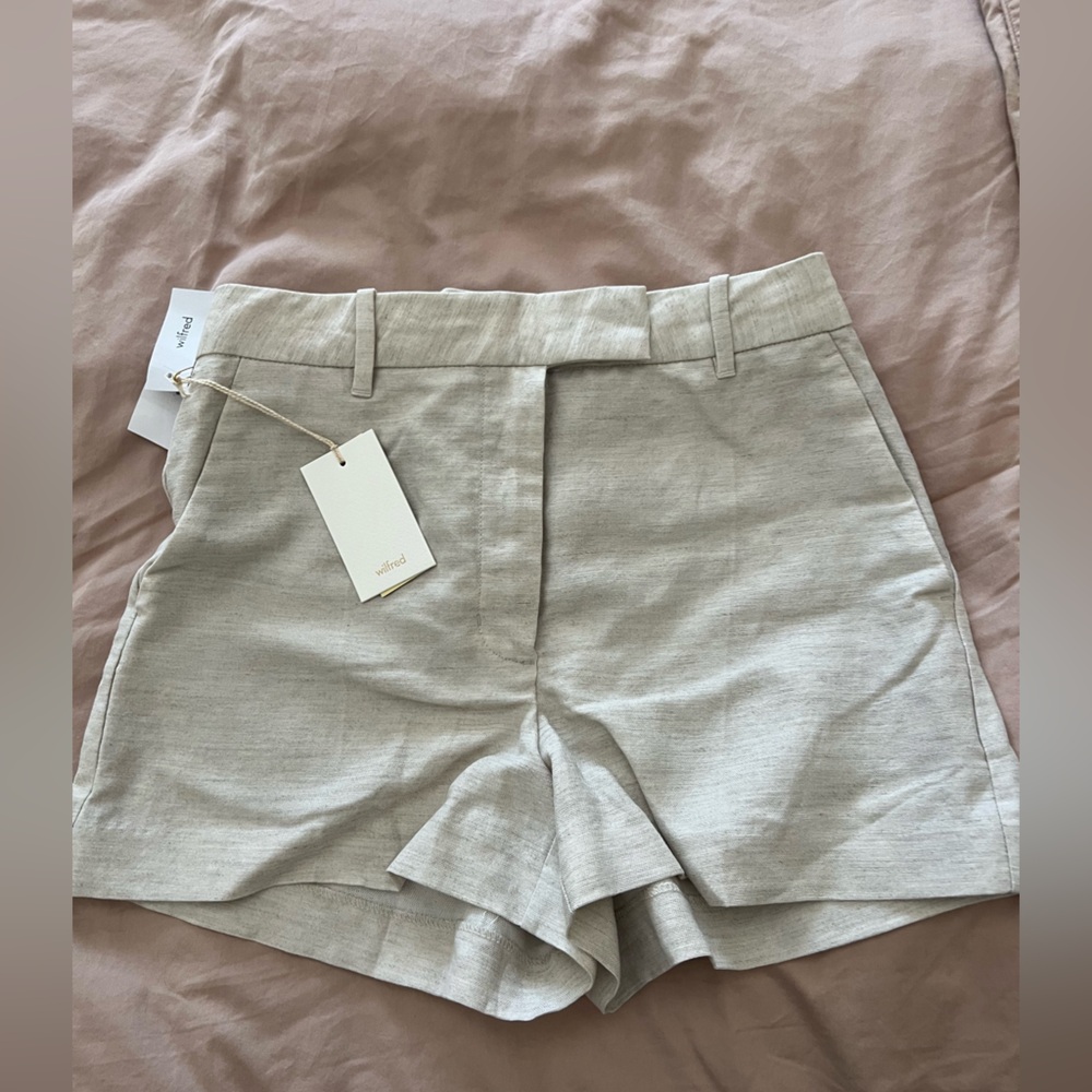 Aritzia Wilfred Layover Linen 3” shorts